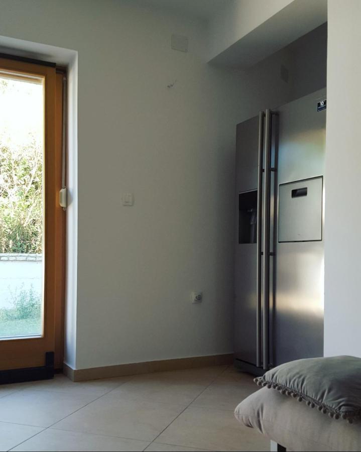 Garden & Pool Bbq Spacious Apartment By Rt Kamenjak Premantura Exterior foto
