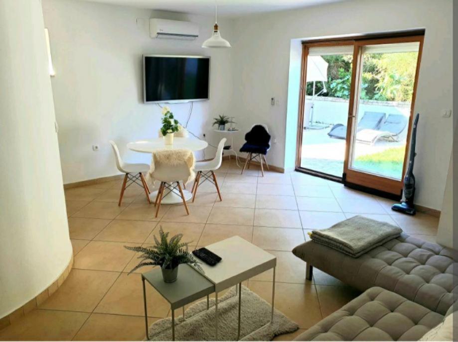 Garden & Pool Bbq Spacious Apartment By Rt Kamenjak Premantura Exterior foto